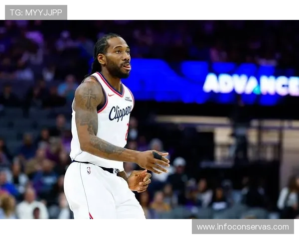 小卡28分钟创纪录 快船紧追勇士